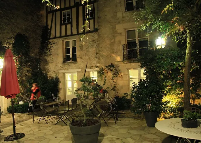 Couette-café Côté Jardin - D'hôtes Senlis (Oise)